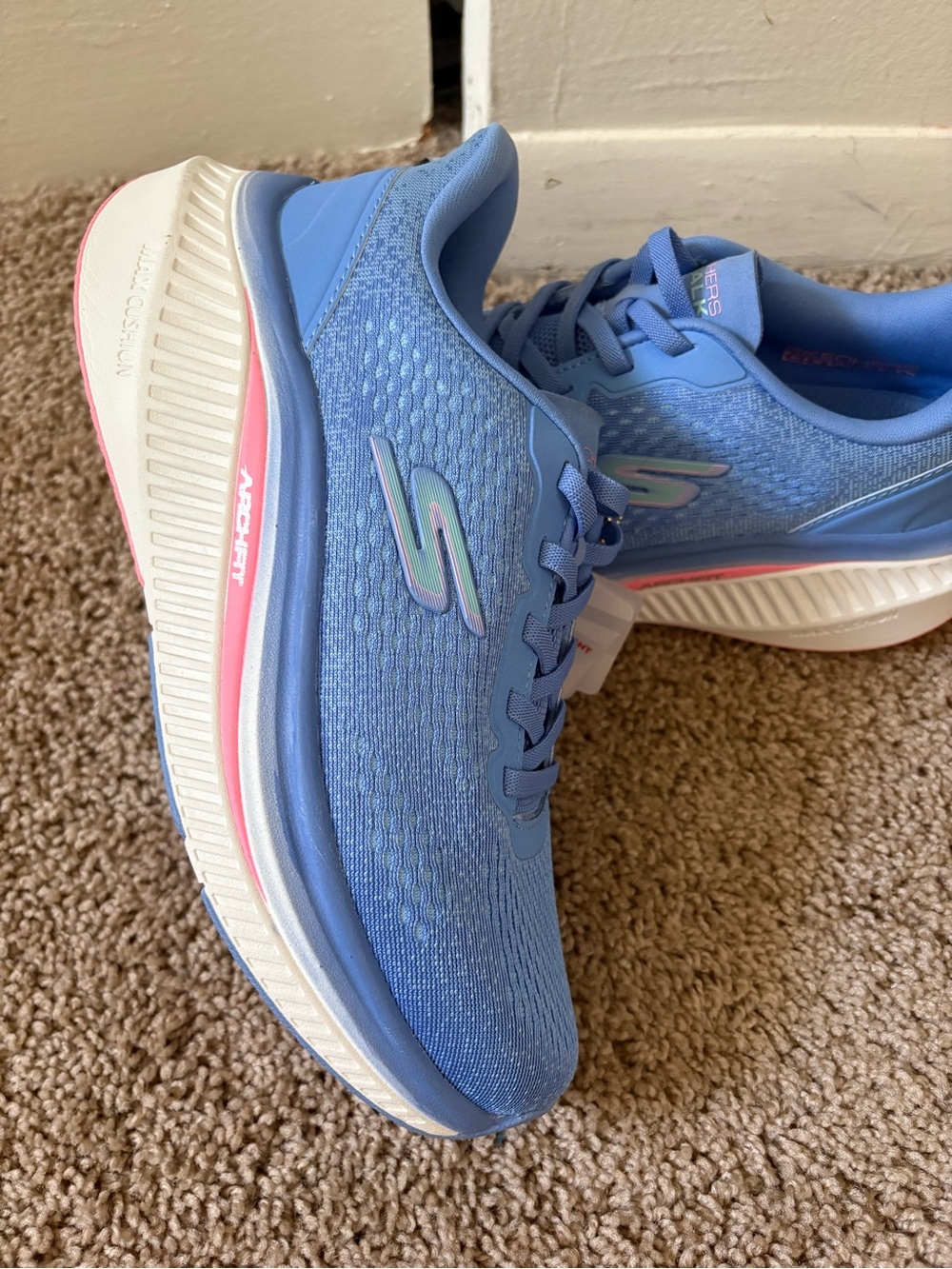 Skechers GO WALK Max Cushioning Arch Fit - Roslyn